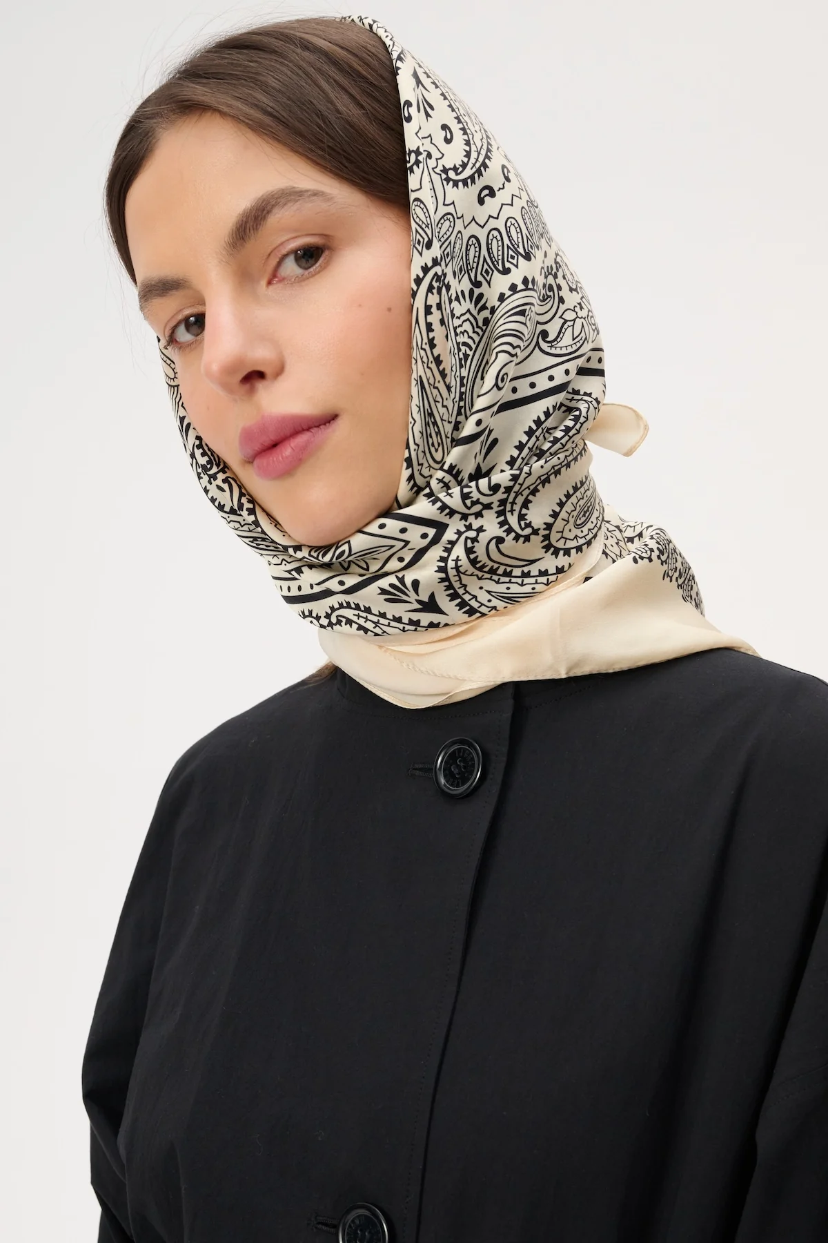 Bandana Jedwabna Ecru - Image 3